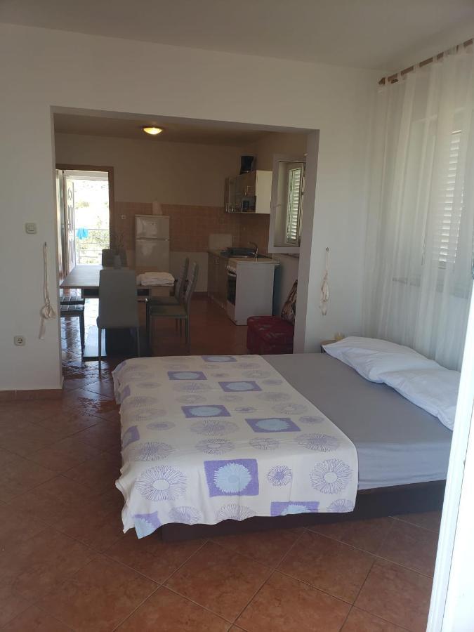 Apartmani Ciklic Dobropoljana ภายนอก รูปภาพ