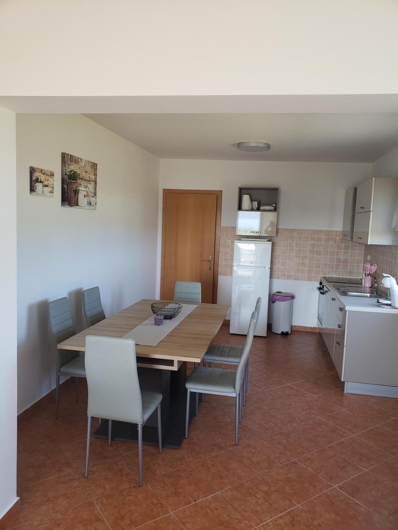 Apartmani Ciklic Dobropoljana ภายนอก รูปภาพ