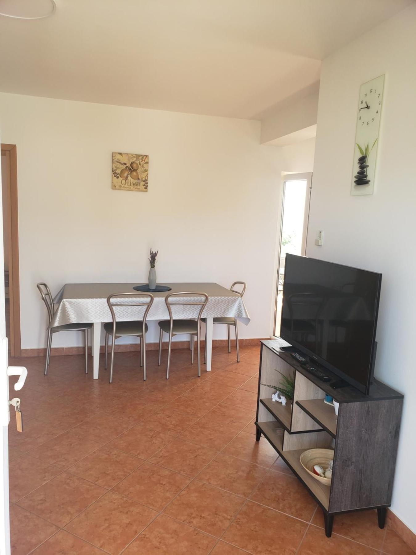 Apartmani Ciklic Dobropoljana ภายนอก รูปภาพ
