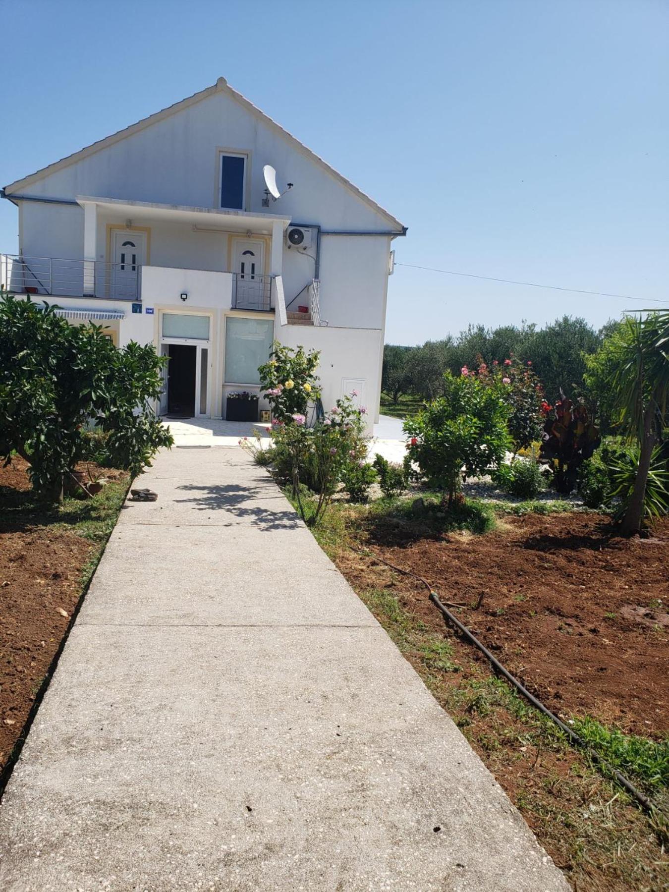 Apartmani Ciklic Dobropoljana ภายนอก รูปภาพ